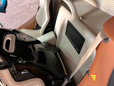 2021 Mclaren GT thumbnail 25