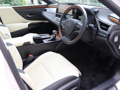 2021 Lexus ES — миниатюра 4