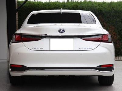 2021 Lexus ES — миниатюра 7