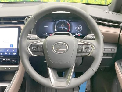 صورة 11 لـ 2024 Lexus LBX