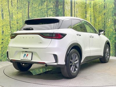 صورة 17 لـ 2024 Lexus LBX