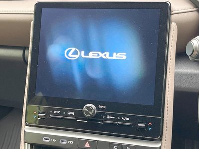 صورة 3 لـ 2024 Lexus LBX