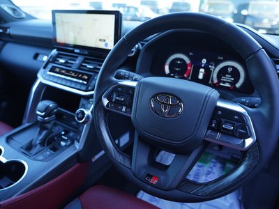2025 Toyota LAND CRUISER 300 — фото 22