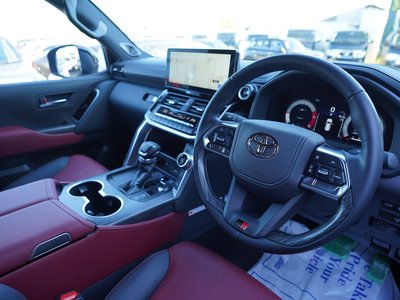 2025 Toyota LAND CRUISER 300 — фото 19