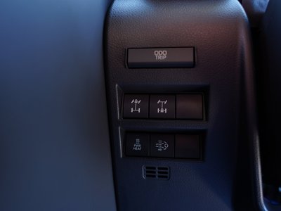 2025 Toyota LAND CRUISER 300 — фото 46