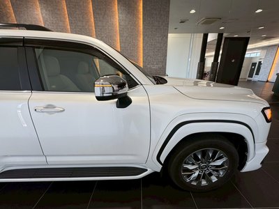 2025 Toyota LAND CRUISER 300 — миниатюра 26