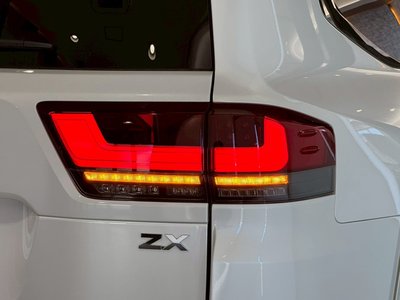 2025 Toyota LAND CRUISER 300 — миниатюра 34
