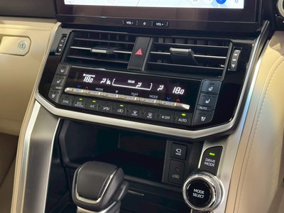 2025 Toyota LAND CRUISER 300 — миниатюра 69