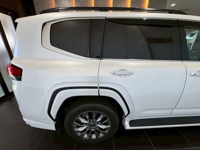 2025 Toyota LAND CRUISER 300 — миниатюра 27