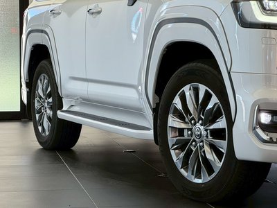 2025 Toyota LAND CRUISER 300 — миниатюра 9