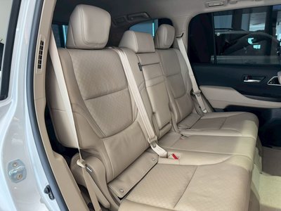 2025 Toyota LAND CRUISER 300 — миниатюра 52