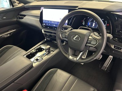 2024 Lexus RX photo 16