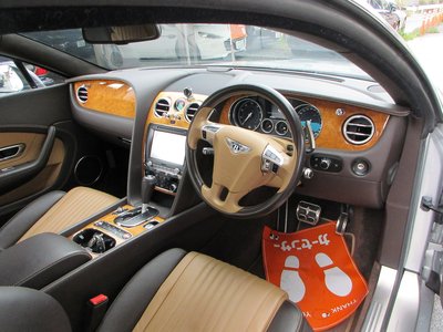 صورة 13 لـ 2016 Bentley CONTINENTAL