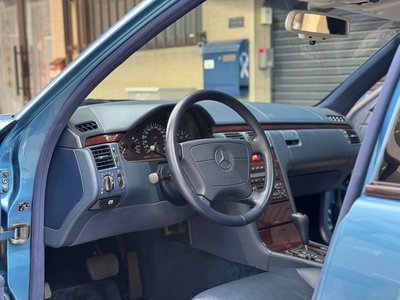 1997 Mercedes-BENZ E-CLASS — миниатюра 9