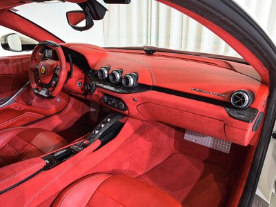 2015 Ferrari F12 BERLINETTA — миниатюра 25