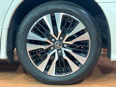 صورة 68 لـ 2023 Toyota ALPHARD