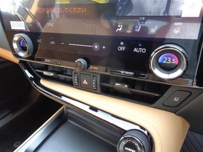 2023 Lexus NX — миниатюра 25