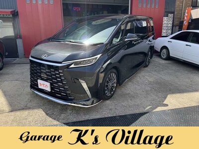 2024 Lexus LM photo 1