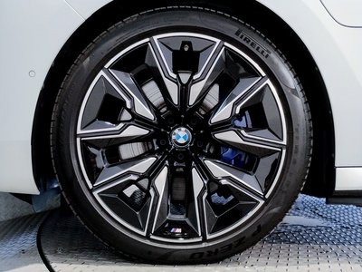 2025 BMW I7 thumbnail 33