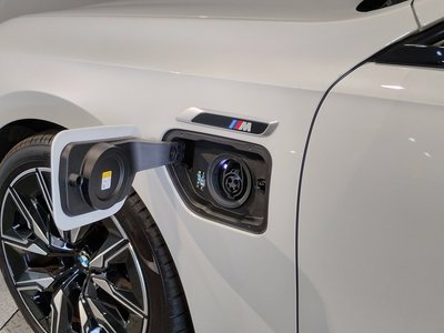 2025 BMW I7 thumbnail 37