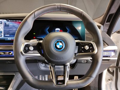 2025 BMW I7 thumbnail 48