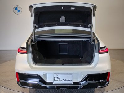 2025 BMW I7 thumbnail 34