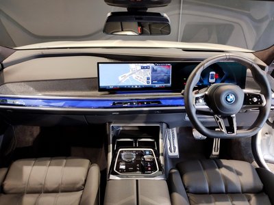 2025 BMW I7 thumbnail 47