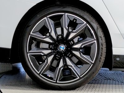 2025 BMW I7 thumbnail 31