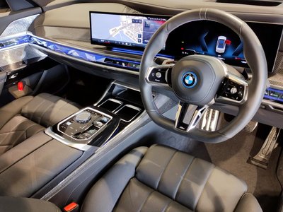2025 BMW I7 thumbnail 49