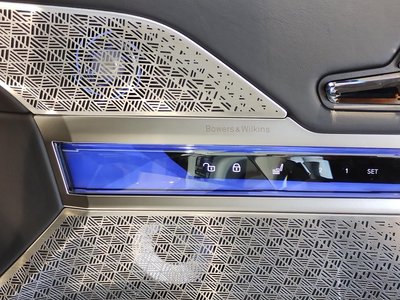 2025 BMW I7 thumbnail 56