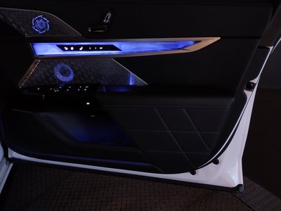 2025 BMW I7 thumbnail 19
