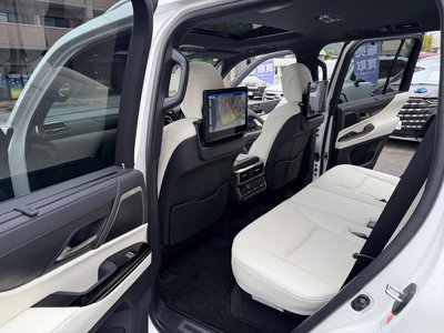2024 Lexus LX thumbnail 30