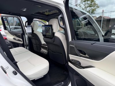 2024 Lexus LX thumbnail 34