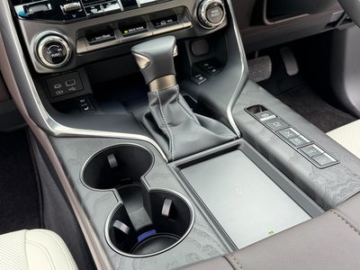 2024 Lexus LX thumbnail 29