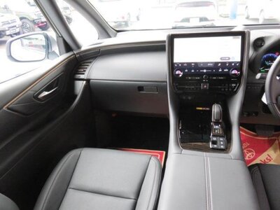 صورة 21 لـ 2024 Toyota ALPHARD
