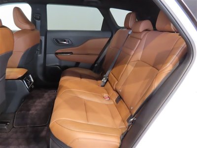 2025 Toyota CROWN ESTATE photo 16
