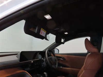 2025 Toyota CROWN ESTATE thumbnail 23