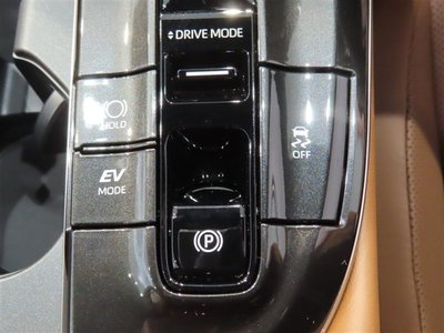 2025 Toyota CROWN ESTATE thumbnail 32