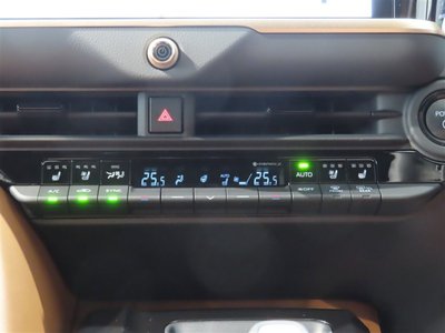 2025 Toyota CROWN ESTATE photo 9