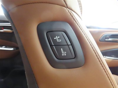2025 Toyota CROWN ESTATE photo 15