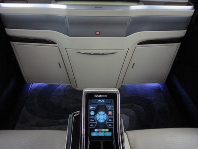 صورة 49 لـ 2017 Toyota ALPHARD