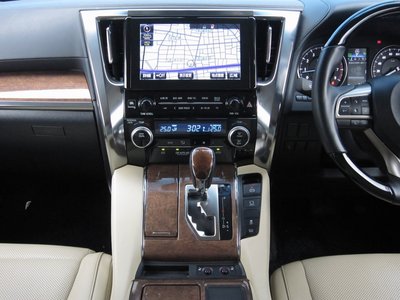 صورة 19 لـ 2017 Toyota ALPHARD
