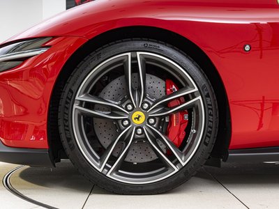 صورة 40 لـ 2021 Ferrari ROMA