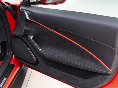 صورة 23 لـ 2021 Ferrari ROMA