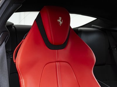 صورة 6 لـ 2021 Ferrari ROMA