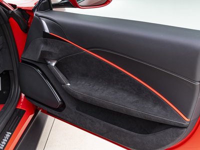 صورة 24 لـ 2021 Ferrari ROMA