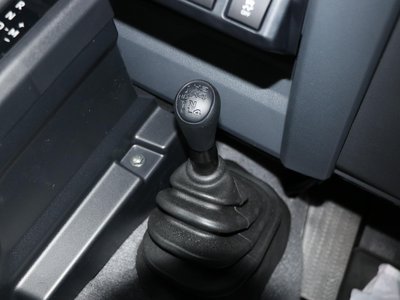 2025 Toyota LAND CRUISER 70 thumbnail 36