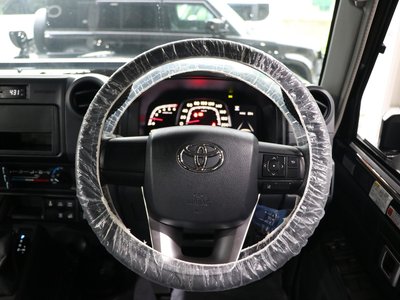 2025 Toyota LAND CRUISER 70 thumbnail 26