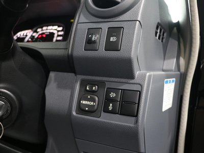 2025 Toyota LAND CRUISER 70 thumbnail 29