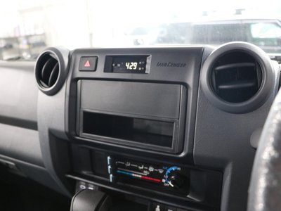 2025 Toyota LAND CRUISER 70 thumbnail 34